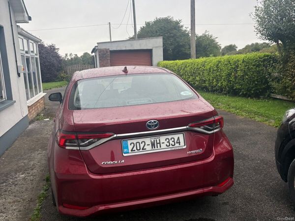 Toyota Corolla Saloon, Petrol Hybrid, 2020, Red