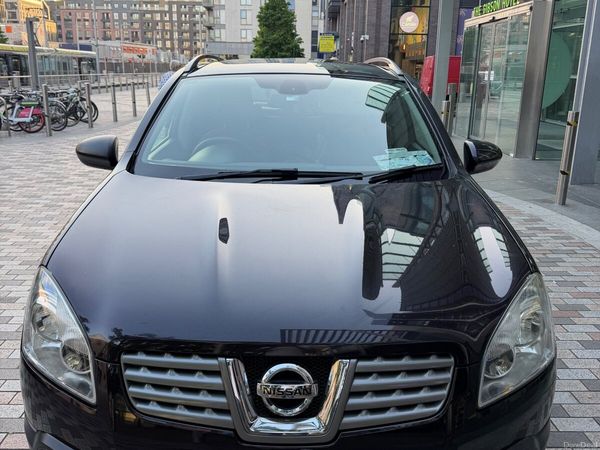 Nissan Qashqai Hatchback, Diesel, 2011, Purple
