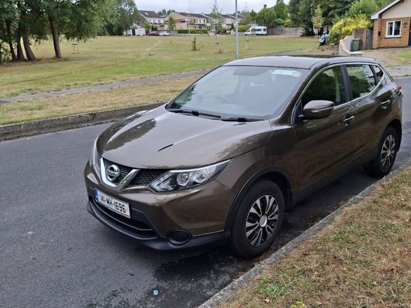 Nissan Qashqai Hatchback, Diesel, 2014, Brown