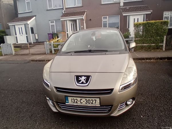 Peugeot 5008 MPV, Diesel, 2013, Grey