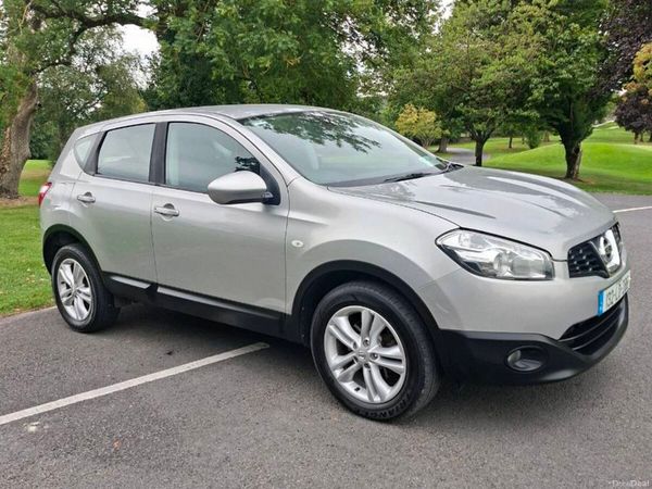 Nissan Qashqai Hatchback, Diesel, 2013, Silver