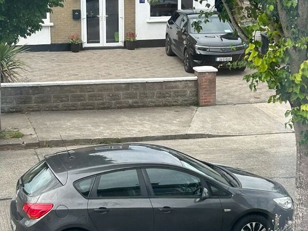 Opel Astra Hatchback, Petrol, 2011, Grey
