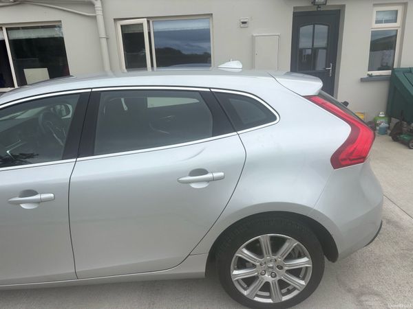 Volvo V40 Estate, Petrol, 2019, Grey