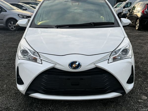 Toyota Vitz Hatchback, Petrol Hybrid, 2017, White