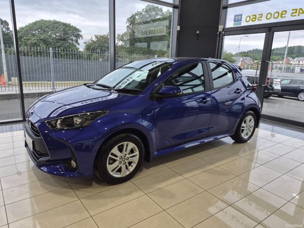 Toyota Yaris Hatchback, Petrol Hybrid, 2025, Blue