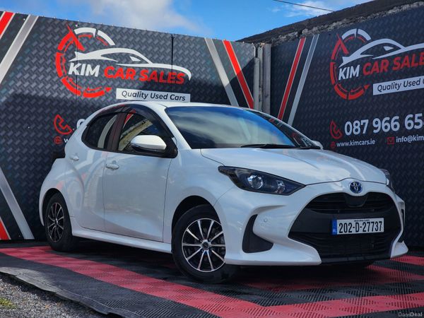 Toyota Yaris Hatchback, Petrol Hybrid, 2020, White