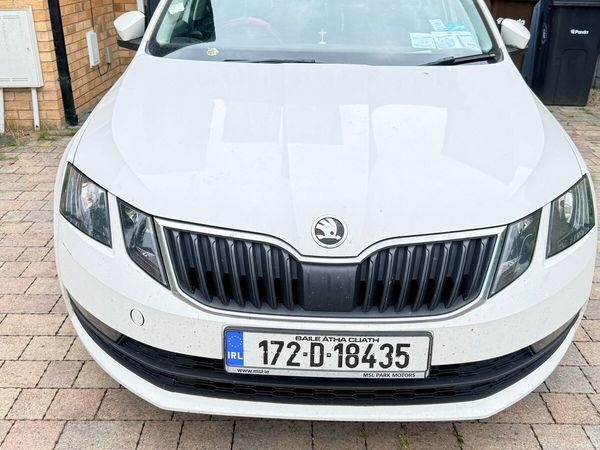 Skoda Octavia Saloon, Petrol, 2017, White