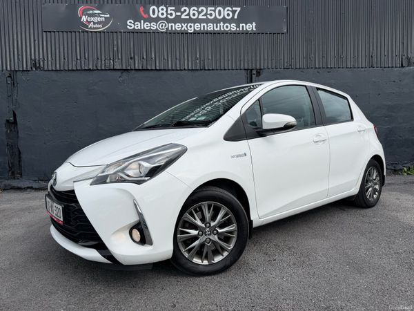Toyota Yaris MPV, Petrol Hybrid, 2018, White