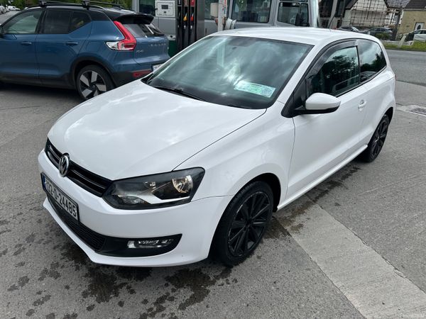 Volkswagen Polo Hatchback, Petrol, 2013, White
