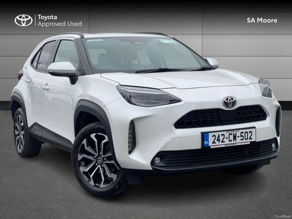 Toyota Yaris Cross Hatchback, Petrol Hybrid, 2024, White