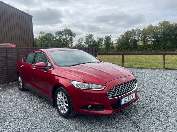 Ford Mondeo Hatchback, Diesel, 2015, Red
