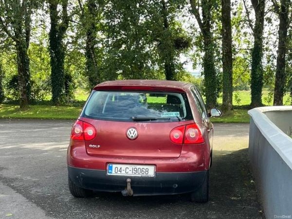 Volkswagen Golf Hatchback, Petrol, 2004, Red