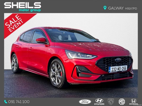 Ford Focus Hatchback, Petrol, 2023, Red
