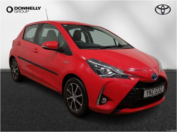 Toyota Yaris Hatchback, Petrol Hybrid, 2018, Red