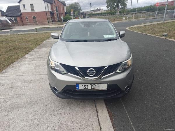 Nissan Qashqai Hatchback, Diesel, 2015, Silver