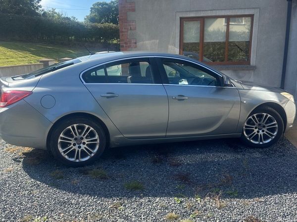 Vauxhall Insignia Hatchback, Diesel, 2010, Silver