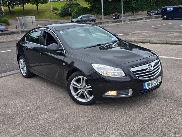 Vauxhall Insignia Hatchback, Diesel, 2010, Black