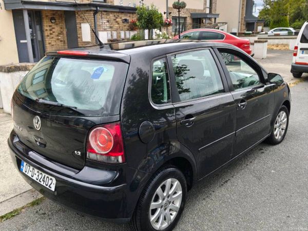 Volkswagen Polo Hatchback, Petrol, 2007, Black