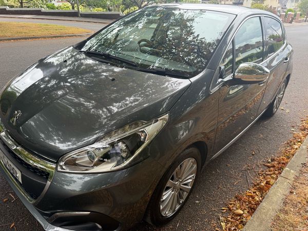 Peugeot 208 Hatchback, Petrol, 2016, Grey