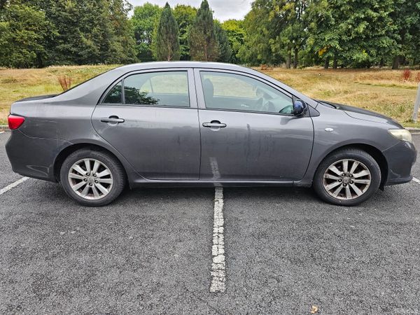 Toyota Corolla Saloon, Diesel, 2007, Grey