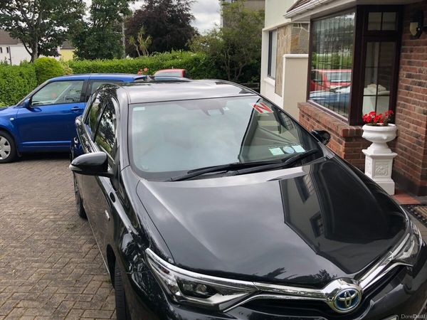 Toyota Auris Hatchback, Petrol Hybrid, 2016, Black