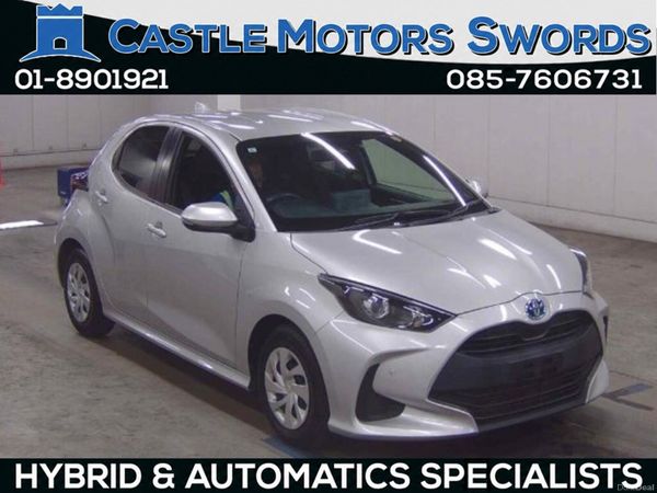 Toyota Yaris Hatchback, Petrol Hybrid, 2021, Silver