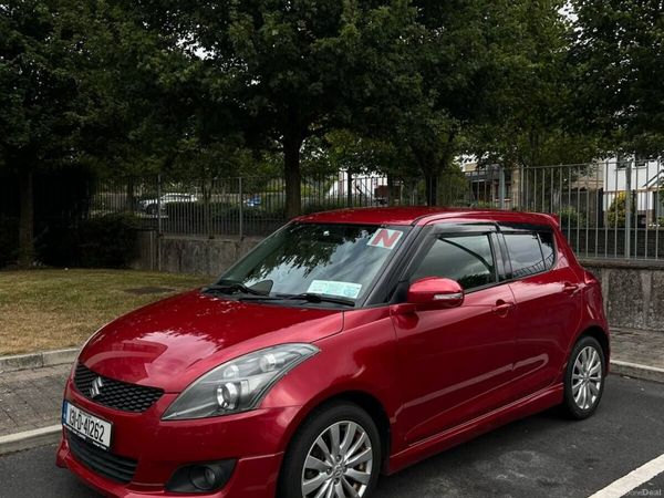 Suzuki Swift Hatchback, Petrol, 2013, Red