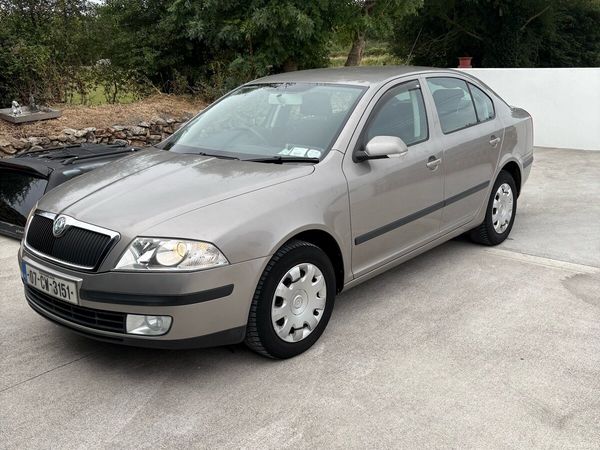Skoda Octavia Hatchback, Petrol, 2007, Beige