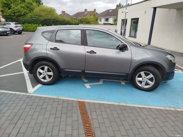 Nissan Qashqai Hatchback, Petrol, 2011, Grey