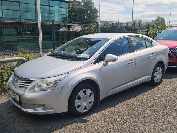Toyota Avensis Saloon, Diesel, 2010, Silver