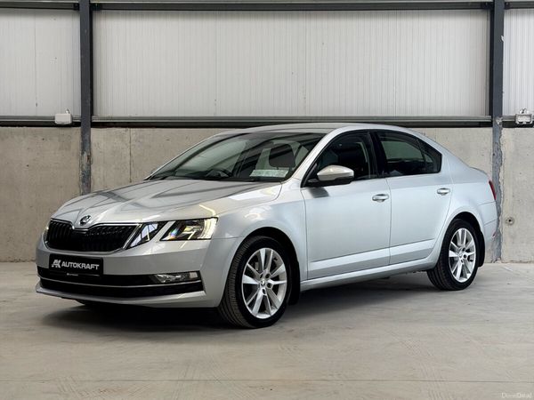 Skoda Octavia Saloon, Diesel, 2020, Grey