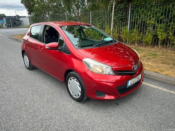 Toyota Yaris Hatchback, Petrol, 2012, Red