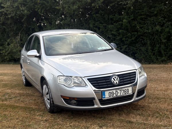 Volkswagen Passat Saloon, Petrol, 2009, Silver