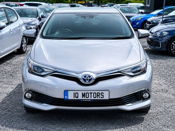 Toyota Auris Hatchback, Petrol Hybrid, 2016, Silver
