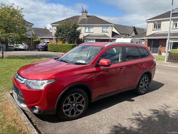 Mitsubishi Outlander SUV, Diesel, 2015, Red