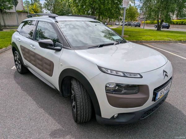 Citroen C4 Cactus Hatchback, Petrol, 2015, White