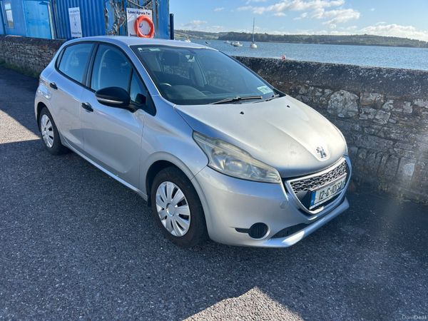 Peugeot 208 Hatchback, Petrol, 2012, Grey