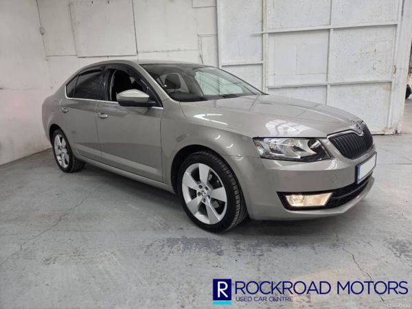 Skoda Octavia Saloon, Diesel, 2016, Yellow