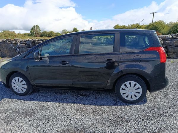 Peugeot 5008 MPV, Diesel, 2010, Black