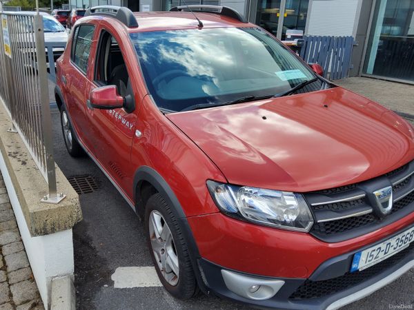 Dacia Sandero Stepway Hatchback, Diesel, 2015, Red