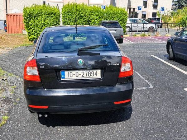 Skoda Octavia Hatchback, Diesel, 2010, Black