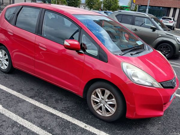 Honda Jazz Hatchback, Petrol, 2011, Red