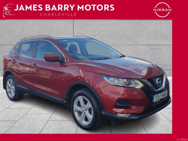 Nissan Qashqai SUV, Diesel, 2017, Red