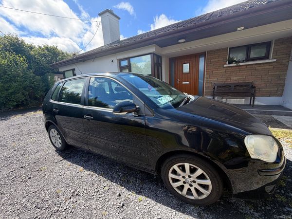 Volkswagen Polo Hatchback, Petrol, 2009, Black