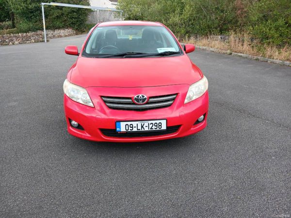 Toyota Corolla Saloon, Petrol, 2009, Red