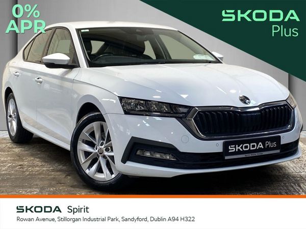 Skoda Octavia Saloon, Petrol Hybrid, 2024, White