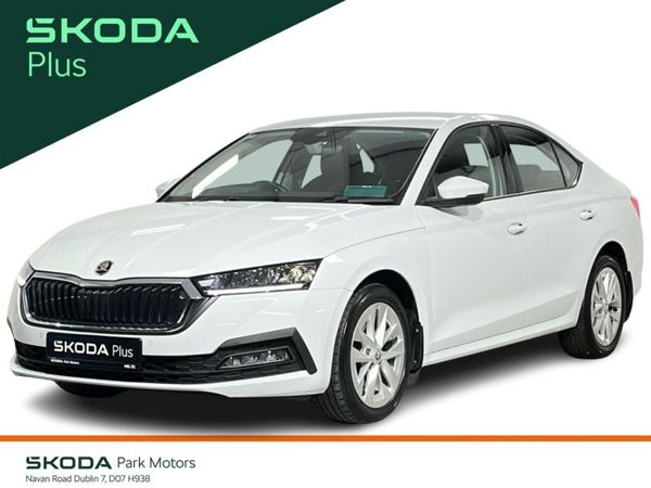 Skoda Octavia Saloon, Petrol Hybrid, 2024, White