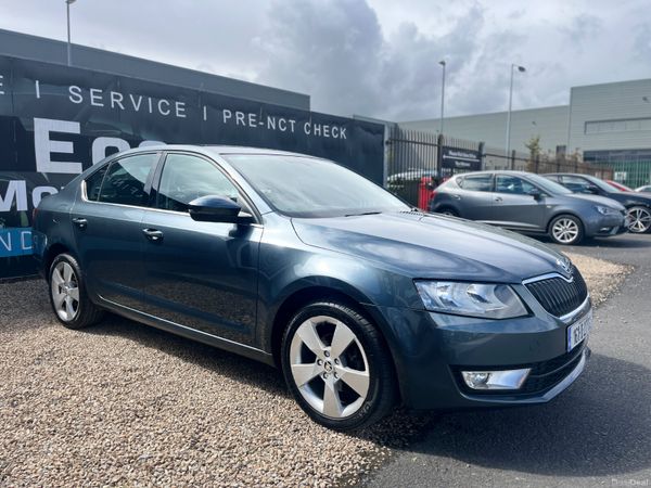 Skoda Octavia Saloon, Petrol, 2016, Grey