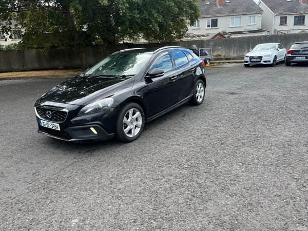 Volvo V40 Hatchback, Diesel, 2016, Black