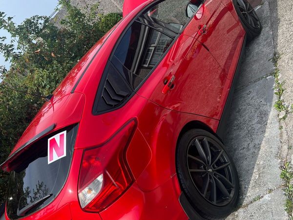 Ford Focus Hatchback, Diesel, 2011, Red